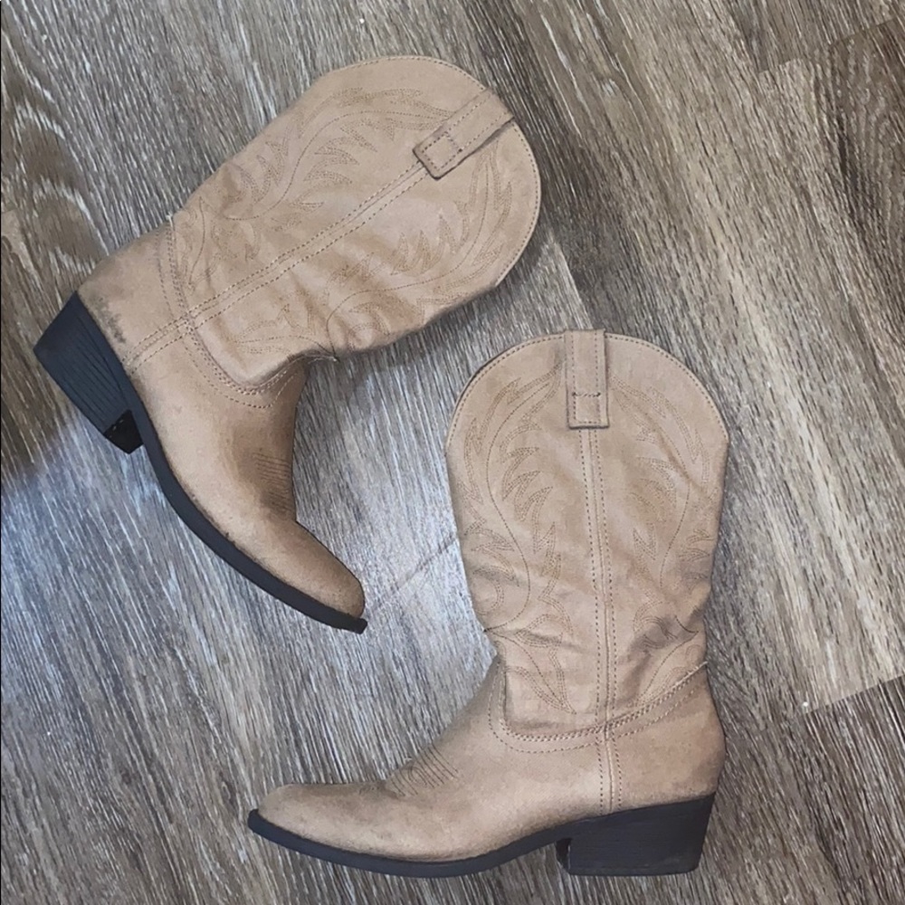 Tan Rampage Cowgirl boots